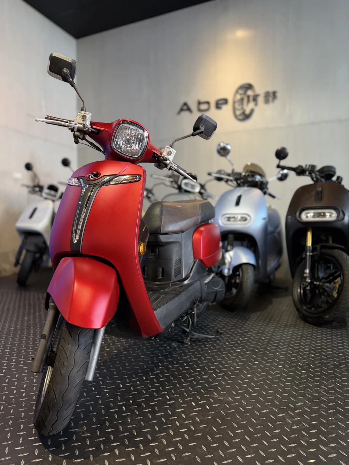 2017 KYMCO Romeo 125|歐風復古美型.前後雙碟煞.都會通勤極致好駕馭